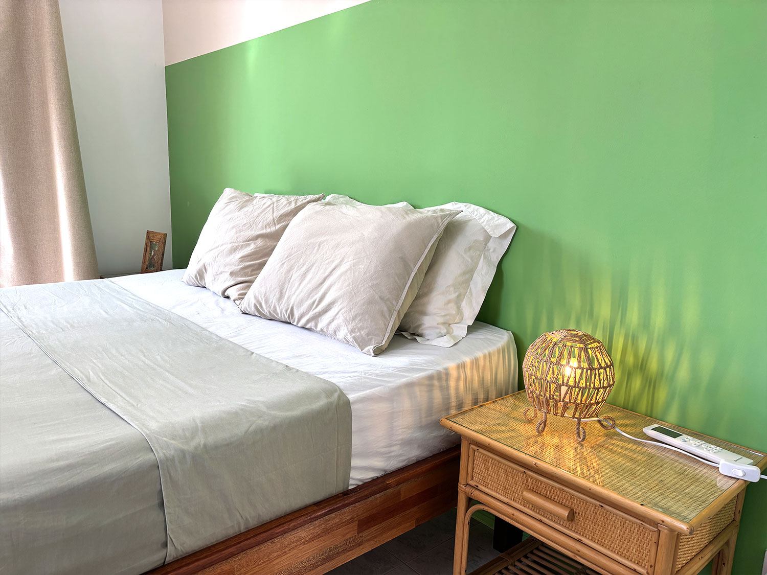 Chambre parentale avec lit double à Lakaz Tropikal B, Flic en Flac
