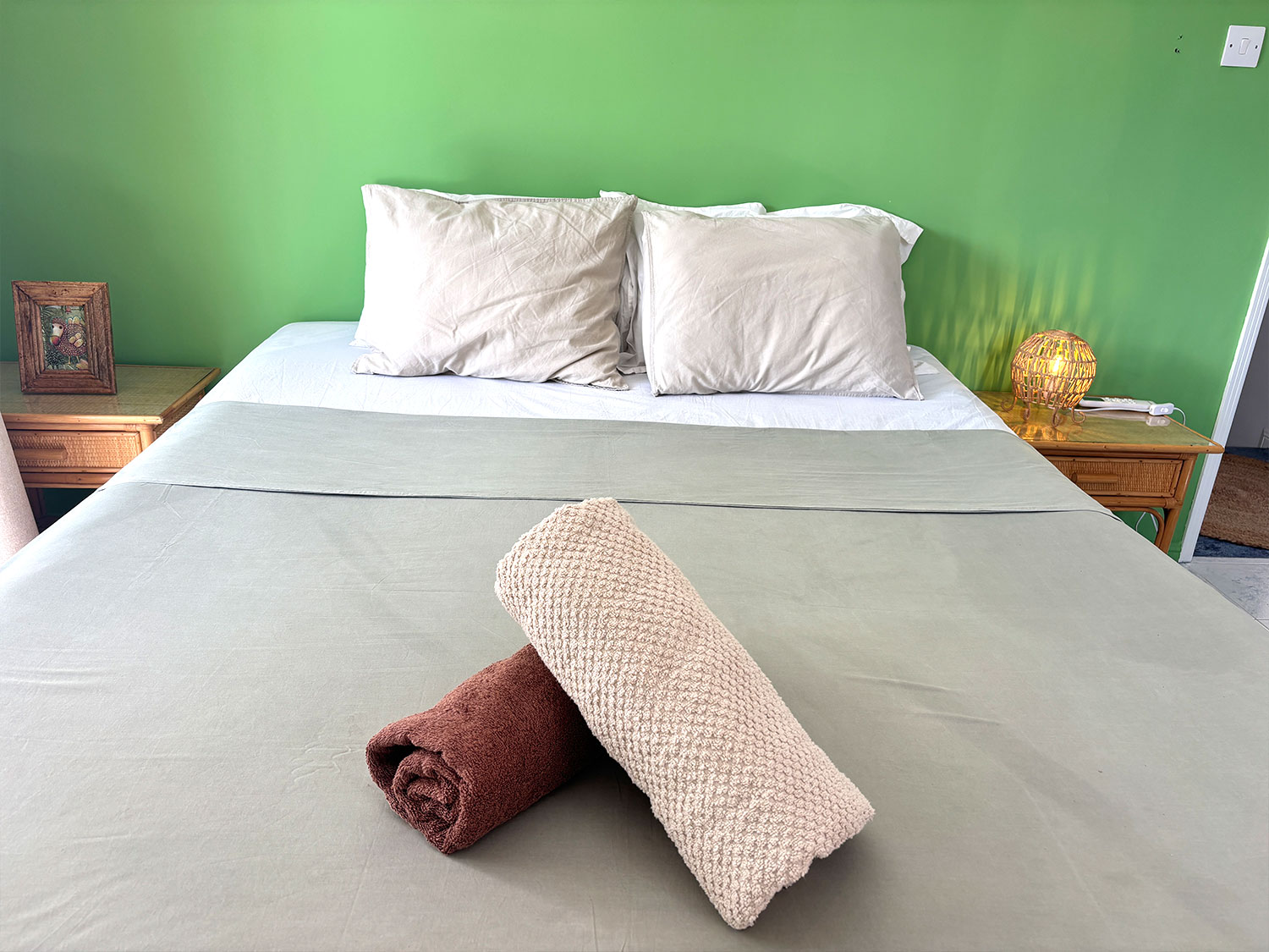 Chambre parentale avec lit double à Lakaz Tropikal B, Flic en Flac