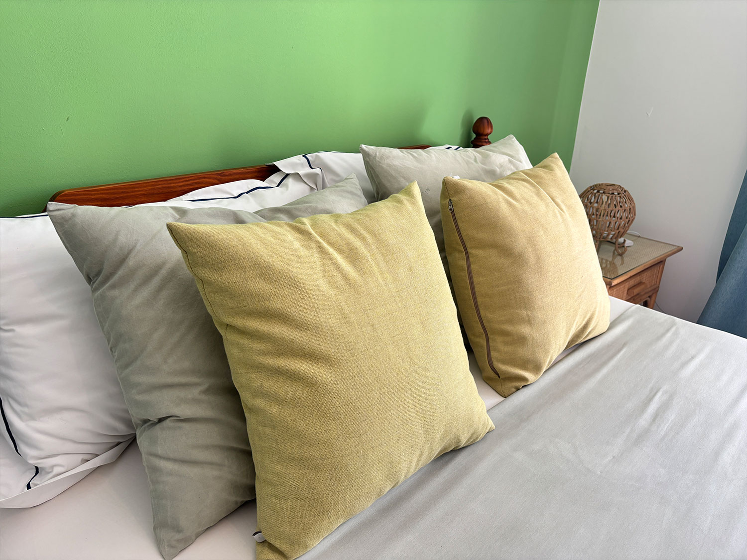 Chambre double avec balcon privé donnant sur le jardin tropical