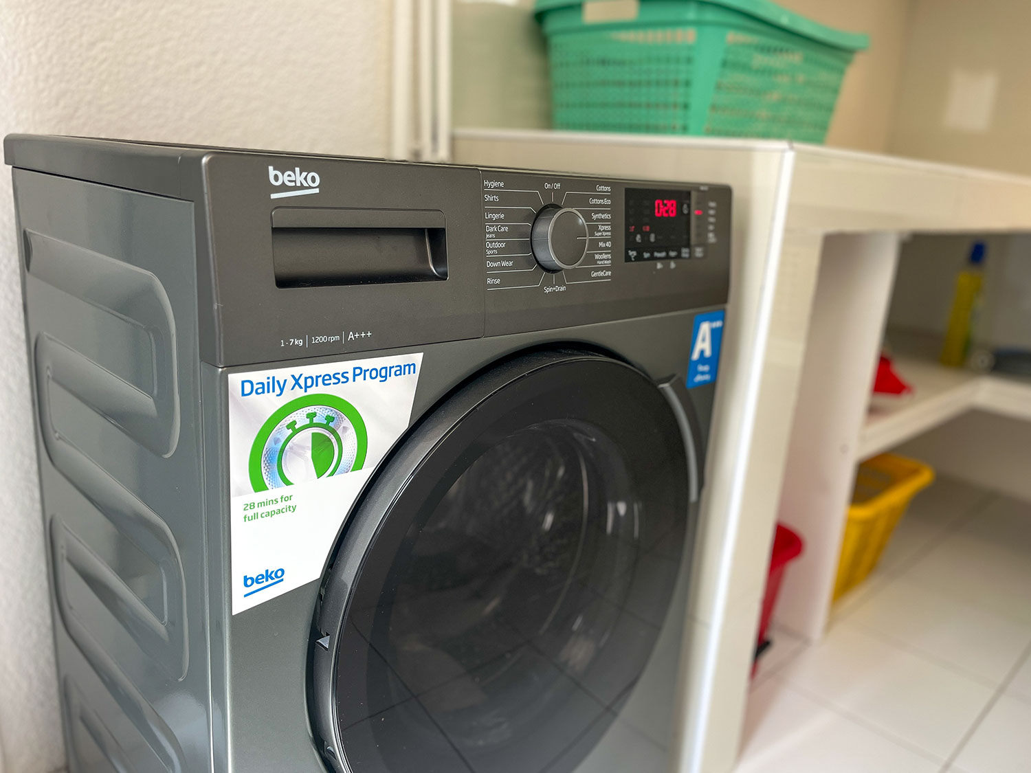 Buanderie pratique de Lakaz Tropikal avec machine à laver et espace pour étendre le linge
